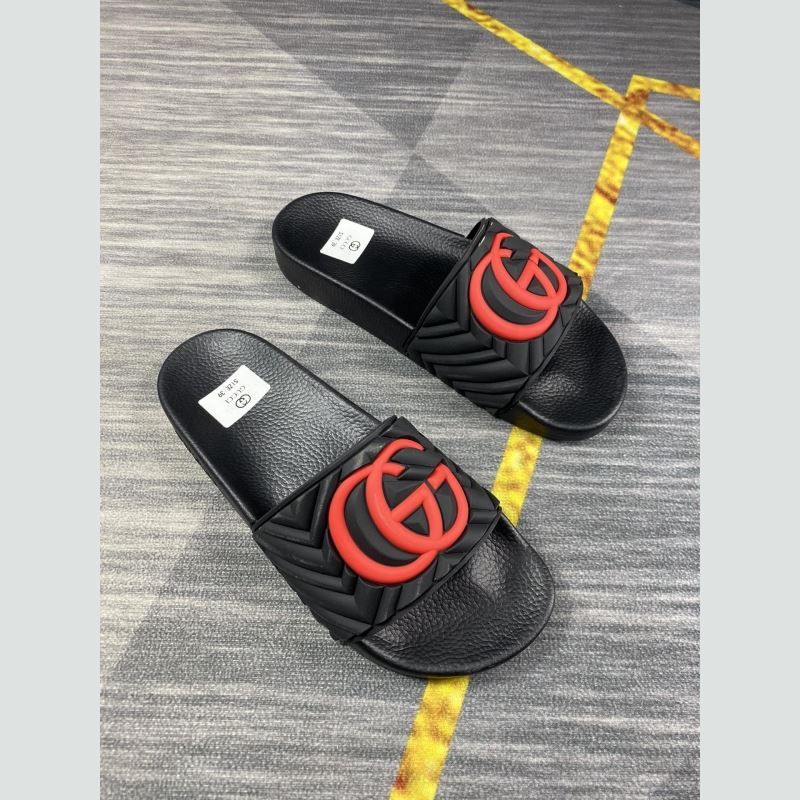 G*u*i slippers